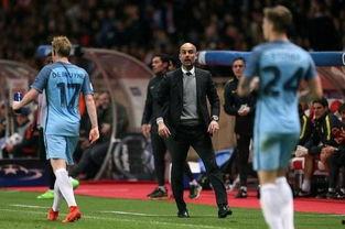 东拉里吃瓜坡坡